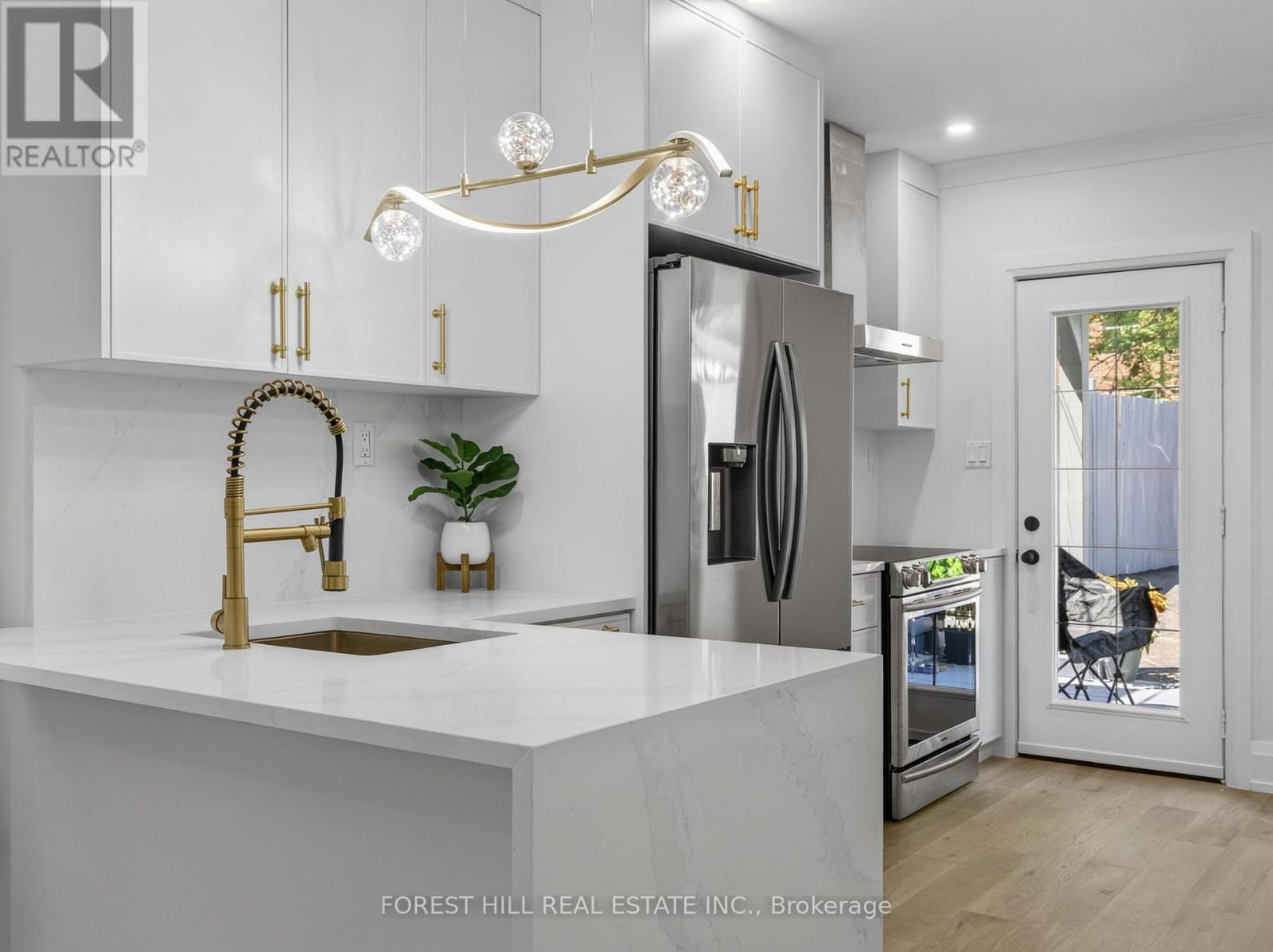 54 Chatham Avenue, Toronto, Ontario  M4J 1K6 - Photo 7 - E13632688