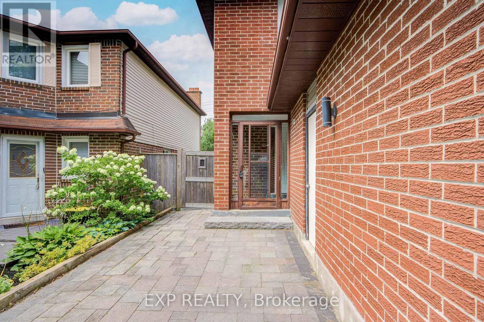 1132 Cedarcroft Crescent, Pickering, Ontario  L1X 1R8 - Photo 4 - E13632704