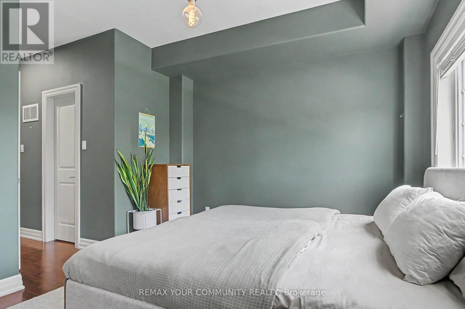 1079 Broadview Avenue, Toronto, Ontario  M4K 2S4 - Photo 13 - E13632754