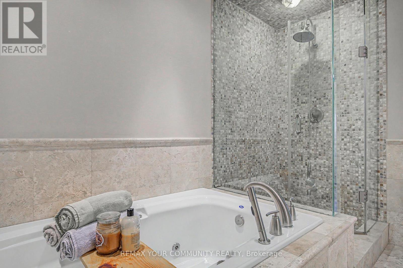 1079 Broadview Avenue, Toronto, Ontario  M4K 2S4 - Photo 17 - E13632754