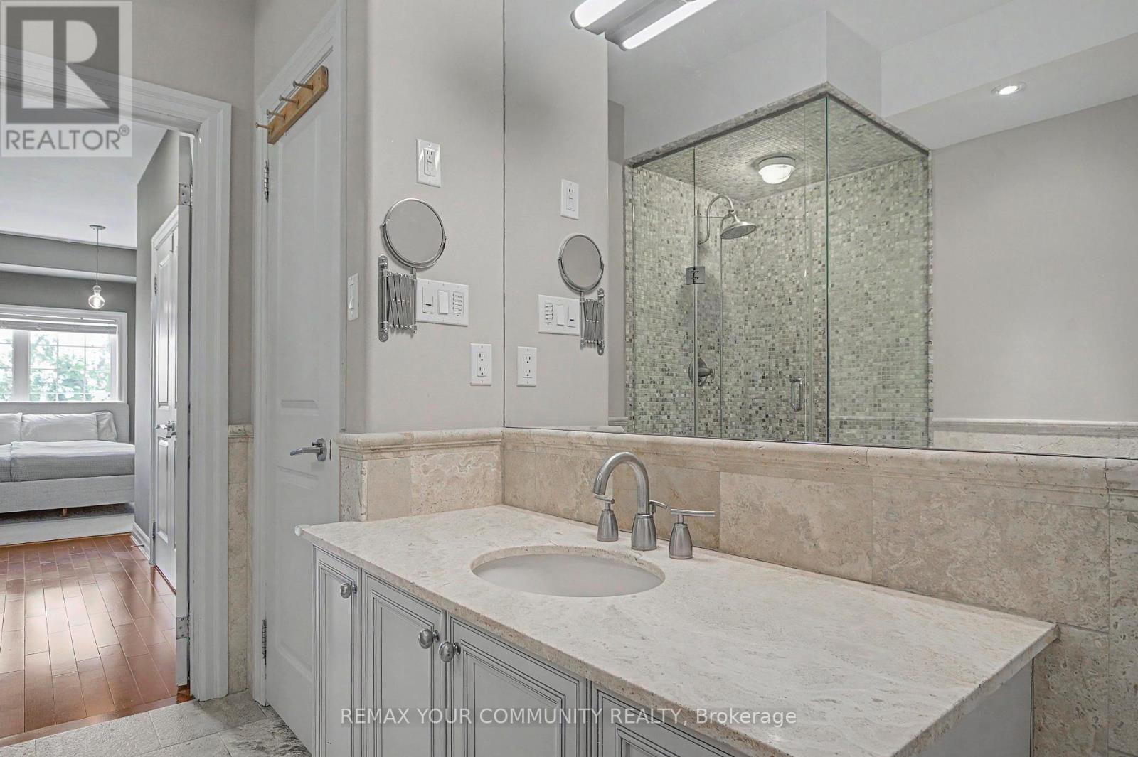 1079 Broadview Avenue, Toronto, Ontario  M4K 2S4 - Photo 18 - E13632754