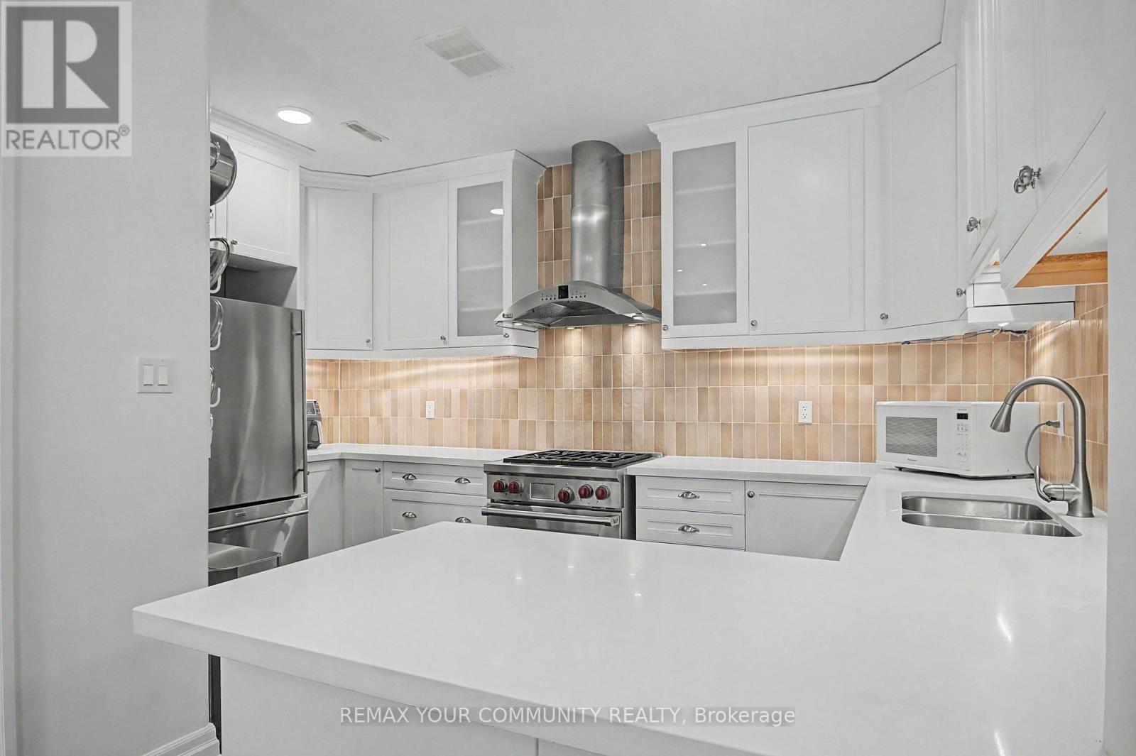 1079 Broadview Avenue, Toronto, Ontario  M4K 2S4 - Photo 6 - E13632754