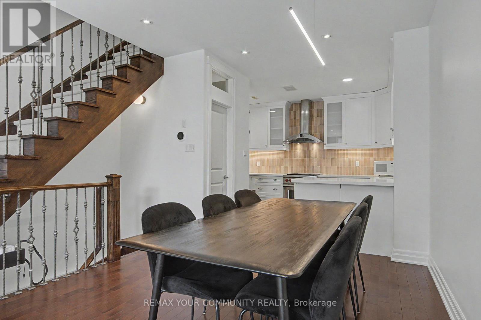 1079 Broadview Avenue, Toronto, Ontario  M4K 2S4 - Photo 9 - E13632754