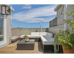 1079 BROADVIEW AVENUE, Toronto, Ontario