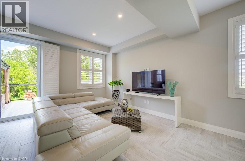 924 Chapel Hill Court, Kitchener, Ontario  N2R 0P4 - Photo 8 - 40852050