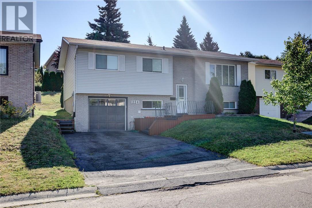 224 Third Avenue, Sudbury, Ontario  P3B 3P8 - Photo 2 - 2129592