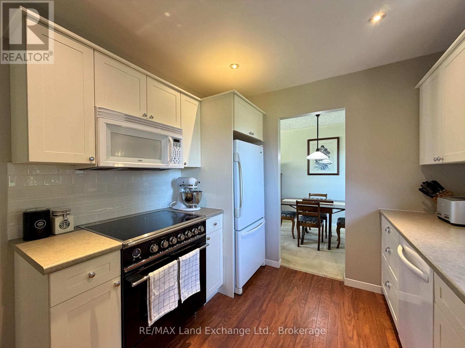426 Catherine Street, Saugeen Shores, Ontario  N0H 2C1 - Photo 3 - X13632644