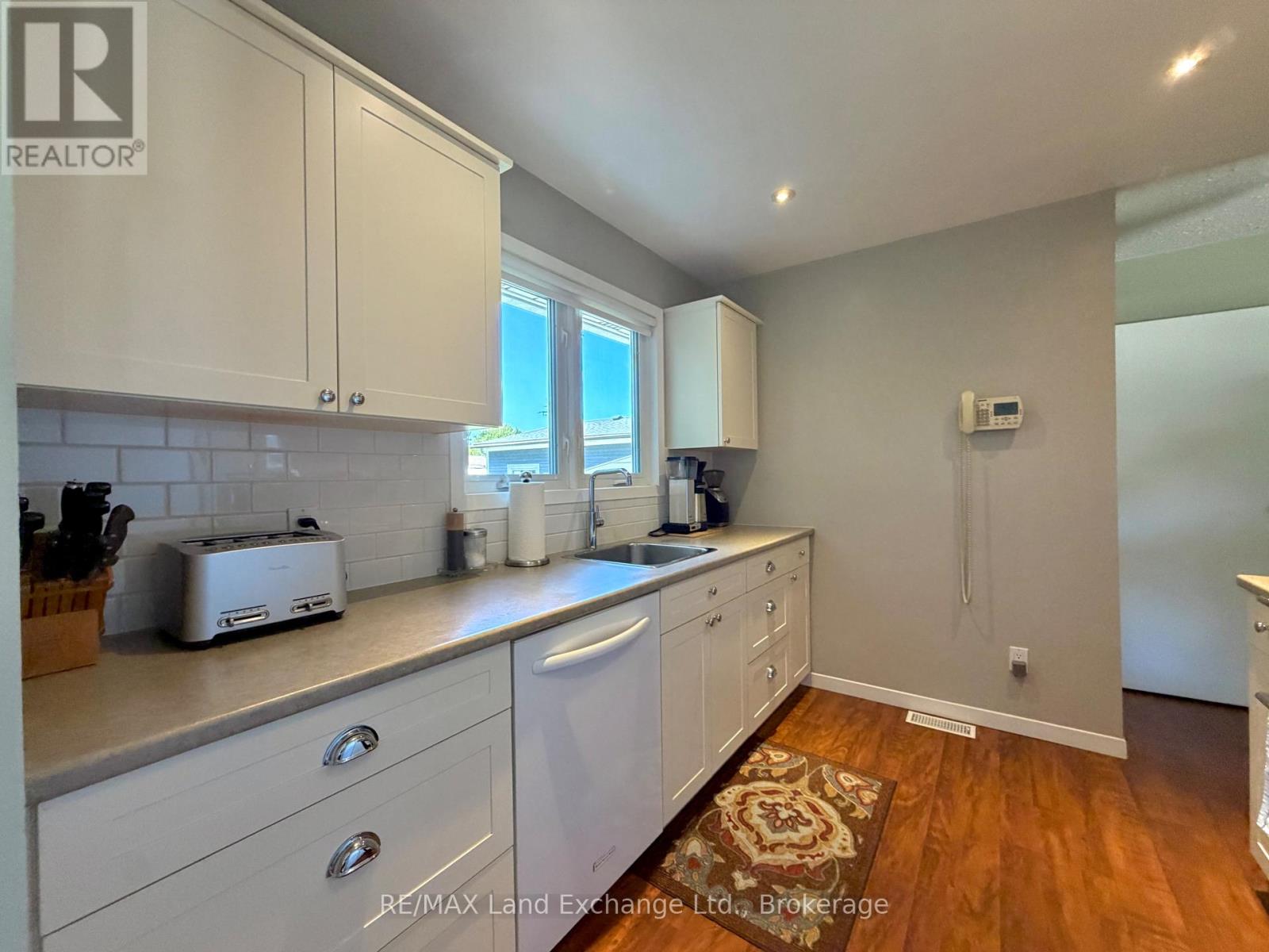 426 Catherine Street, Saugeen Shores, Ontario  N0H 2C1 - Photo 4 - X13632644