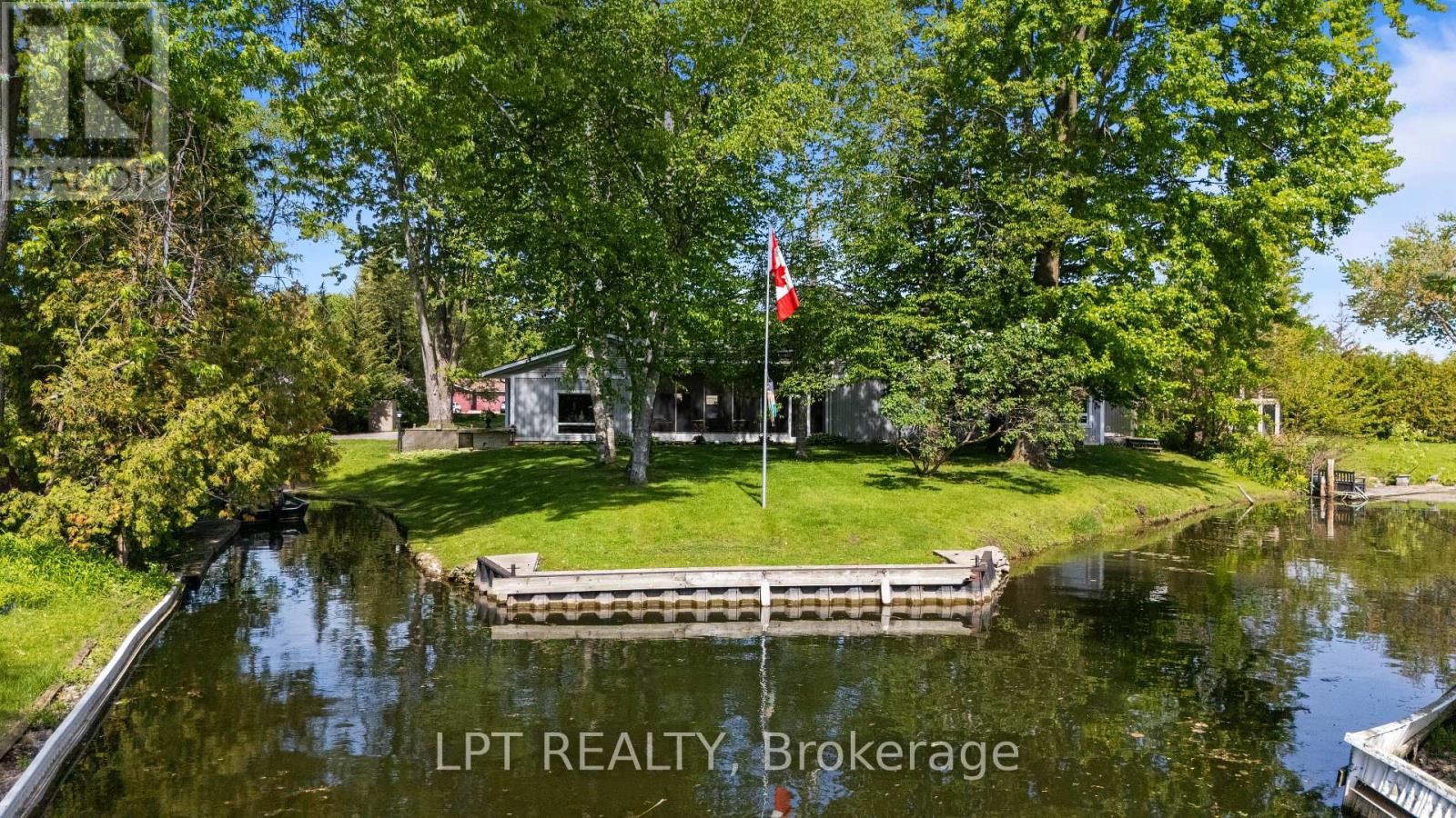 204 The Queensway S, Georgina, Ontario  L4P 2A6 - Photo 3 - N13632680