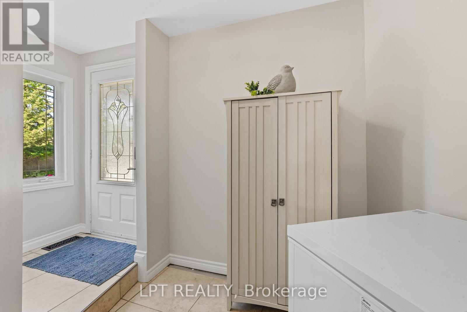 204 The Queensway S, Georgina, Ontario  L4P 2A6 - Photo 31 - N13632680