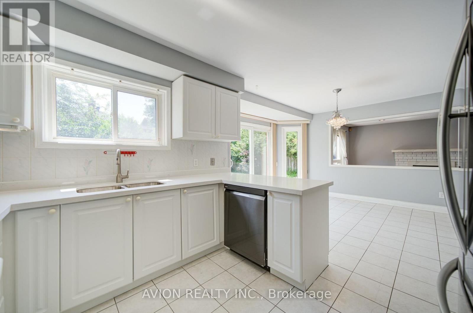 29 Charrington Crescent, Markham (Unionville), Ontario  L3R 0R2 - Photo 15 - N13632734