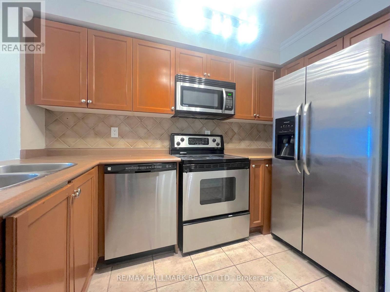 33 Lodgeway Drive, Vaughan, Ontario L6A 3S6 - Photo 4 - N13632750