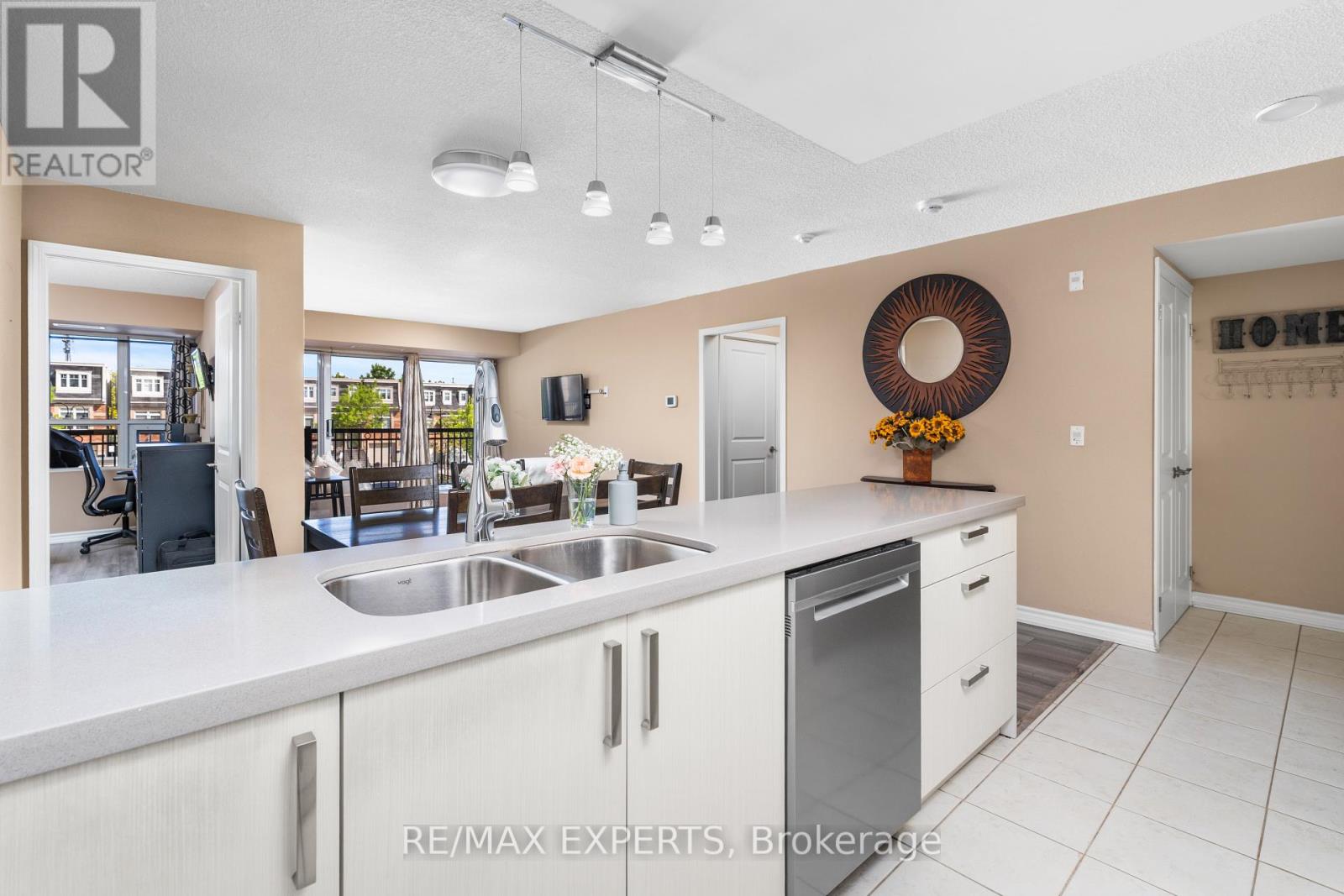 202 - 8026 Kipling Avenue, Vaughan, Ontario  L4L 2A1 - Photo 5 - N13632812