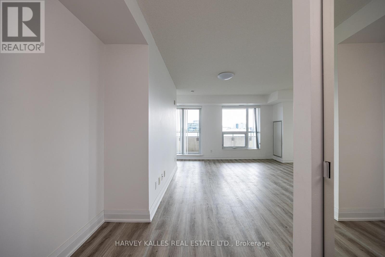 317 - 75 Norman Bethune Avenue, Richmond Hill, Ontario  L4B 0B6 - Photo 2 - N13632818