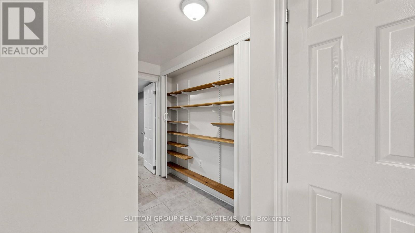 2138 Eglinton Avenue W, Toronto, Ontario  M6E 2K8 - Photo 21 - W13632682