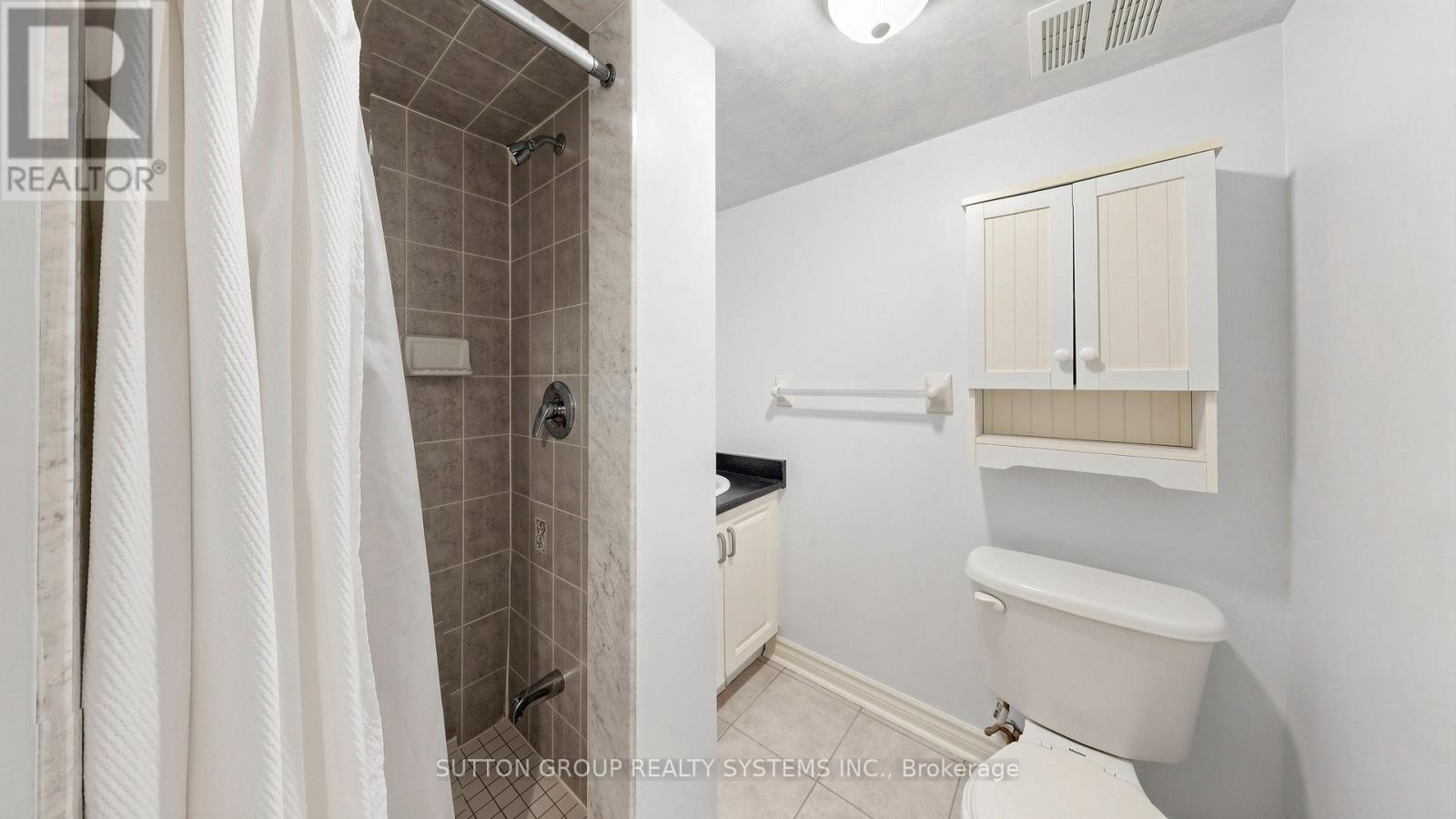 2138 Eglinton Avenue W, Toronto, Ontario  M6E 2K8 - Photo 24 - W13632682