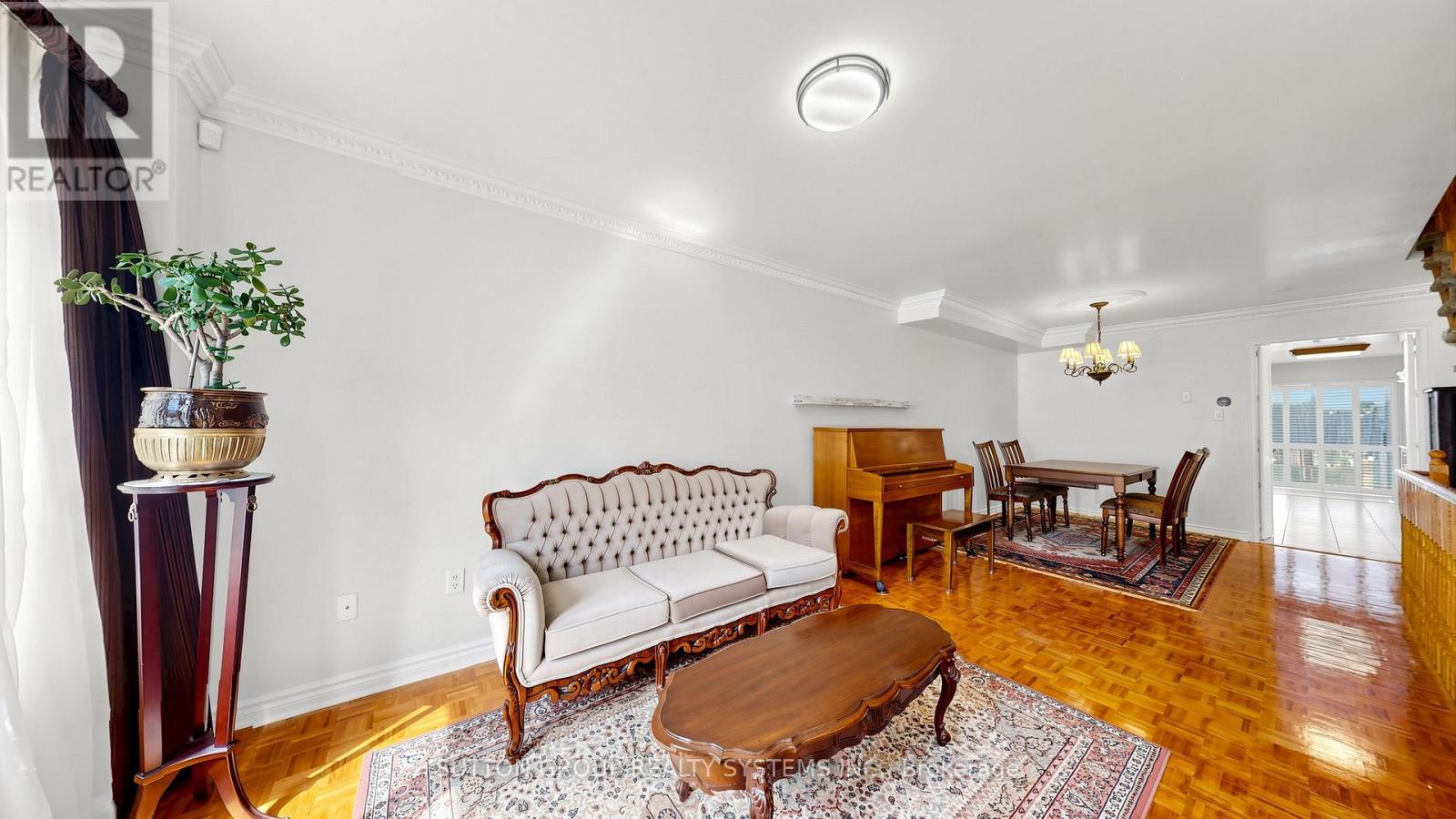 2138 Eglinton Avenue W, Toronto, Ontario  M6E 2K8 - Photo 5 - W13632682
