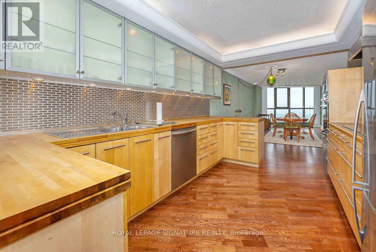 1912 - 2000 Islington Avenue, Toronto, Ontario  M9P 3S7 - Photo 10 - W13632772