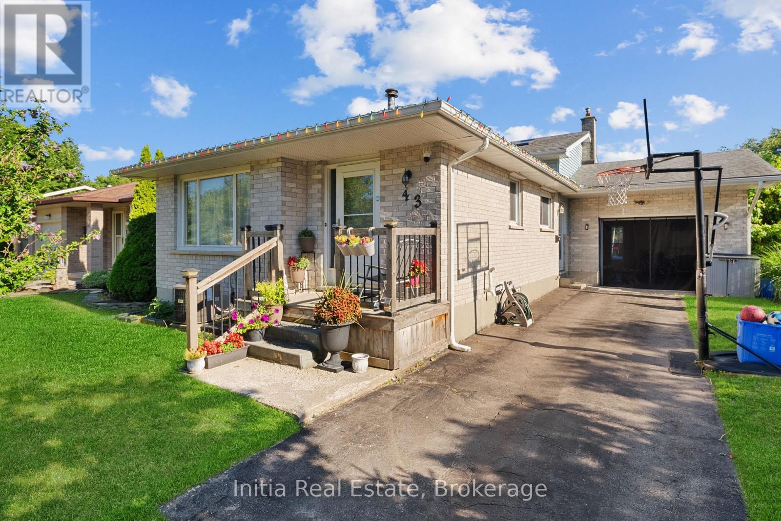 43 Sussex Crescent, London East, Ontario  N5Y 5H3 - Photo 1 - X13632816