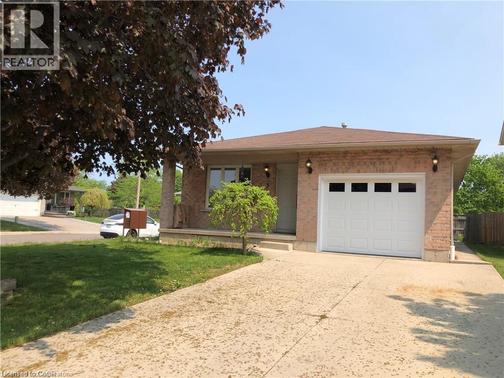 3 Lancer Court Unit# Lower, Hamilton, Ontario  L9B 2B1 - Photo 1 - 40852978