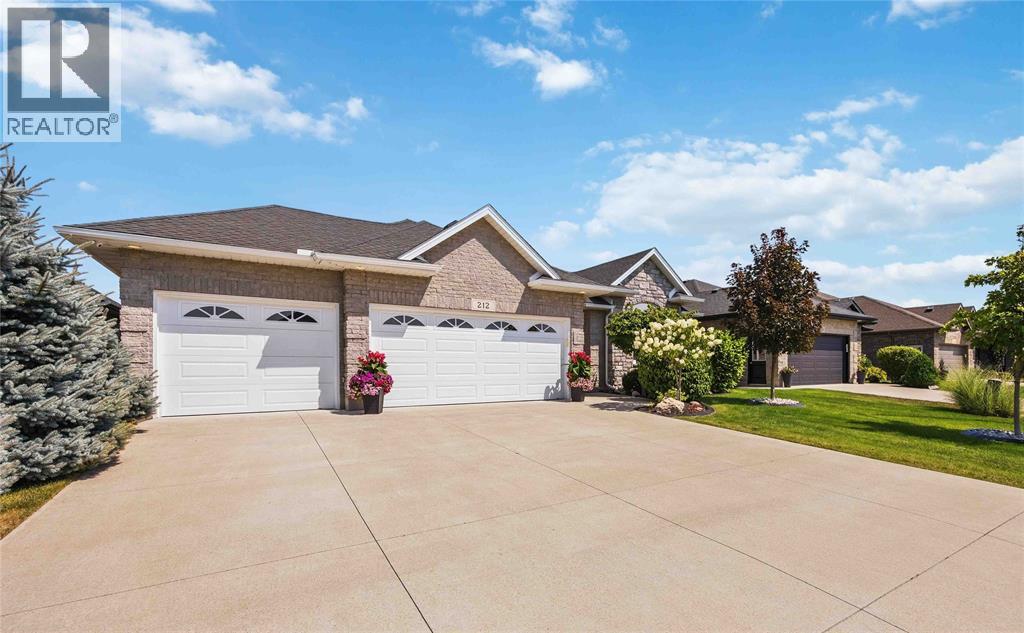 212 Basquiat Crescent, Sarnia, Ontario  N7S 0A6 - Photo 2 - 26018418