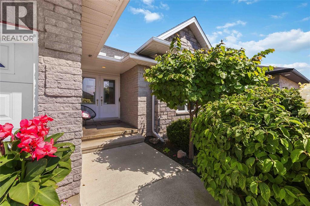212 Basquiat Crescent, Sarnia, Ontario  N7S 0A6 - Photo 3 - 26018418