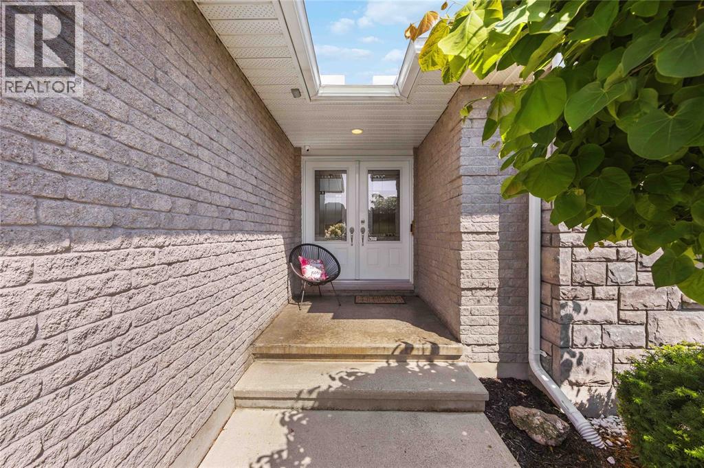 212 Basquiat Crescent, Sarnia, Ontario  N7S 0A6 - Photo 4 - 26018418