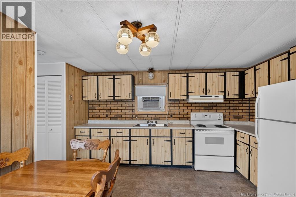 26 Mountain View Place, Campbellton, New Brunswick  E3N 3L1 - Photo 2 - NB145162