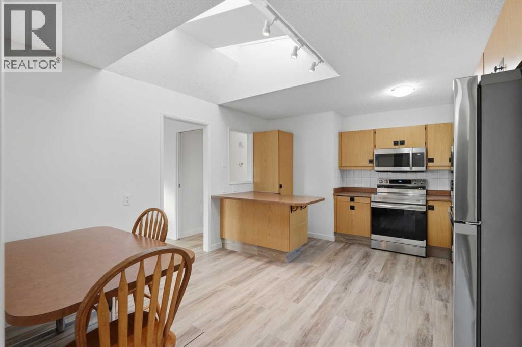 731 Queensland Drive SE, Calgary, Alberta  T2J 4S8 - Photo 18 - A2334302