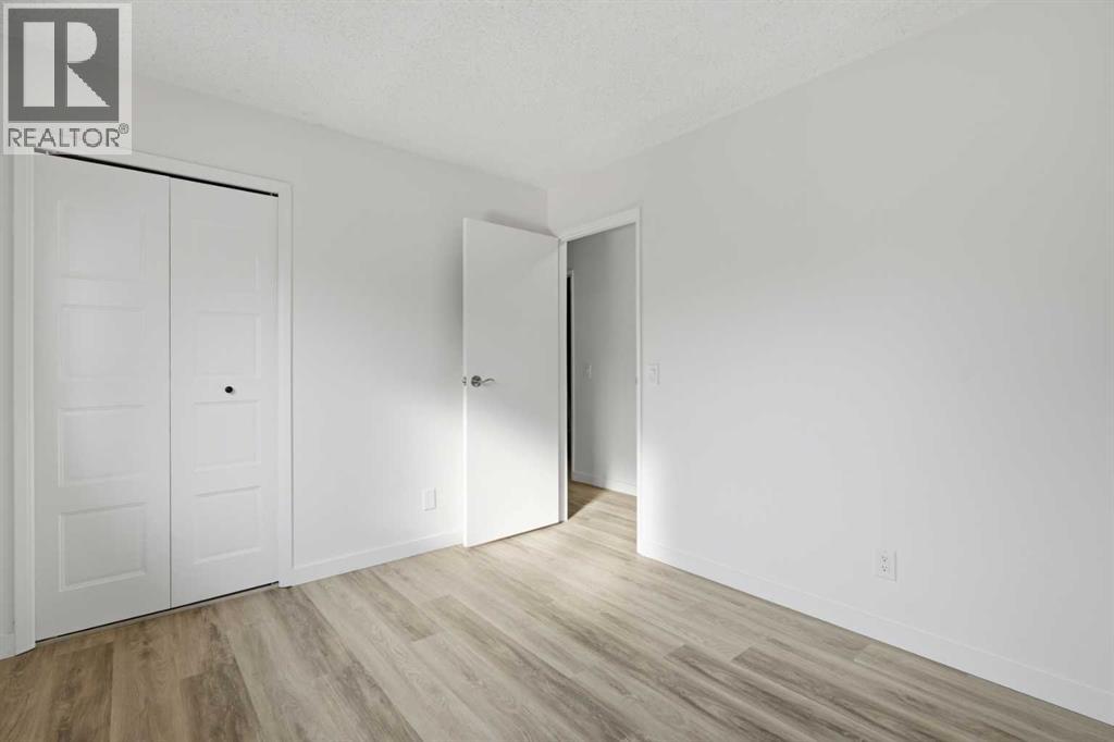 731 Queensland Drive SE, Calgary, Alberta  T2J 4S8 - Photo 20 - A2334302