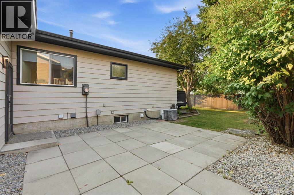731 Queensland Drive SE, Calgary, Alberta  T2J 4S8 - Photo 39 - A2334302
