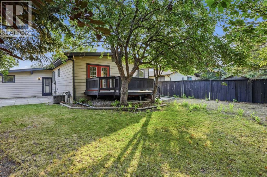 731 Queensland Drive SE, Calgary, Alberta  T2J 4S8 - Photo 41 - A2334302