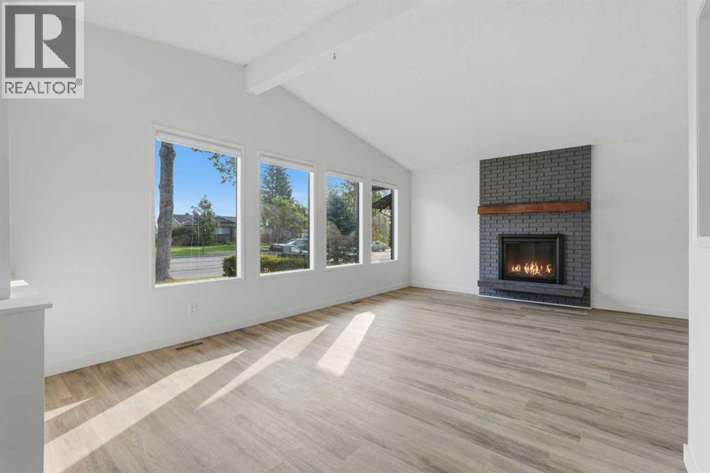 731 Queensland Drive SE, Calgary, Alberta  T2J 4S8 - Photo 6 - A2334302