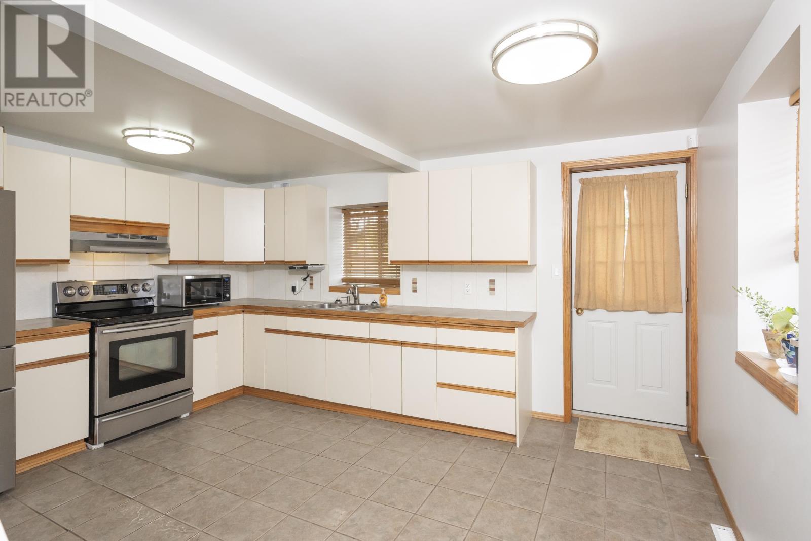127 Court St S, Thunder Bay, Ontario P7B 2X5 - Photo 6 - TB2602204
