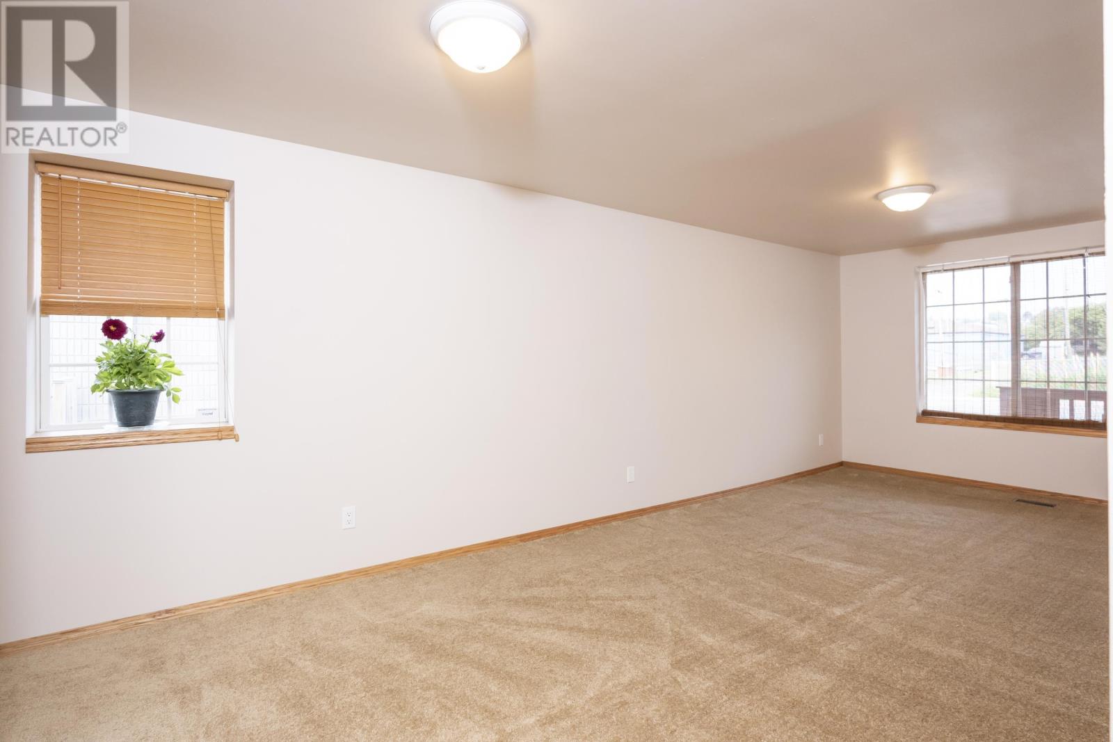 127 Court St S, Thunder Bay, Ontario P7B 2X5 - Photo 3 - TB2602204