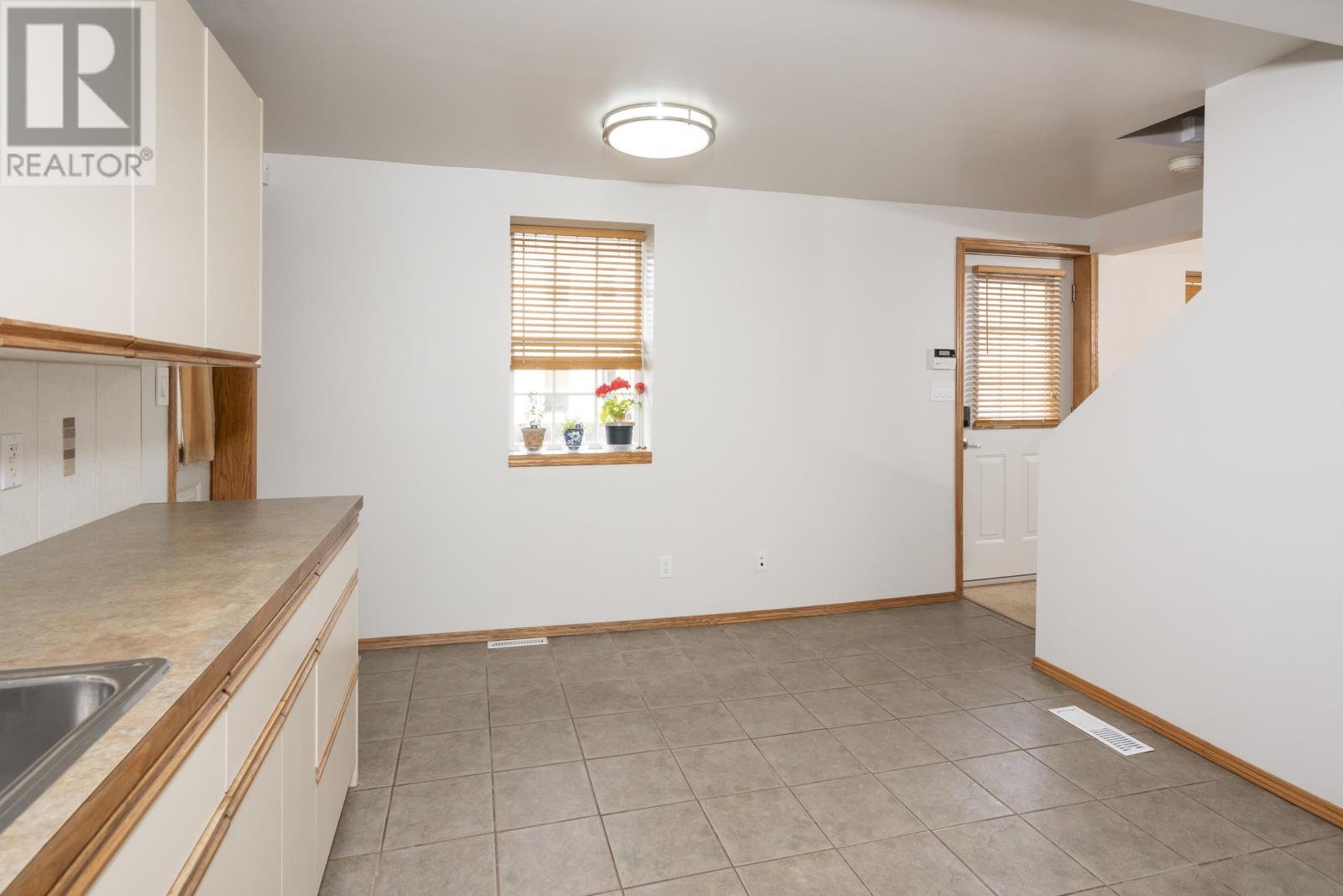 127 Court St S, Thunder Bay, Ontario P7B 2X5 - Photo 7 - TB2602204