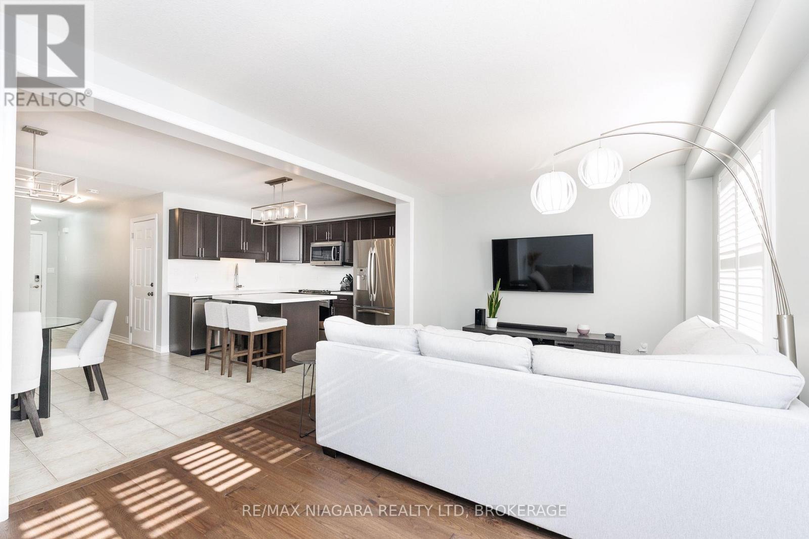 6610 Mary Drive, Niagara Falls (Forestview), Ontario  L2H 0B5 - Photo 7 - X13632940