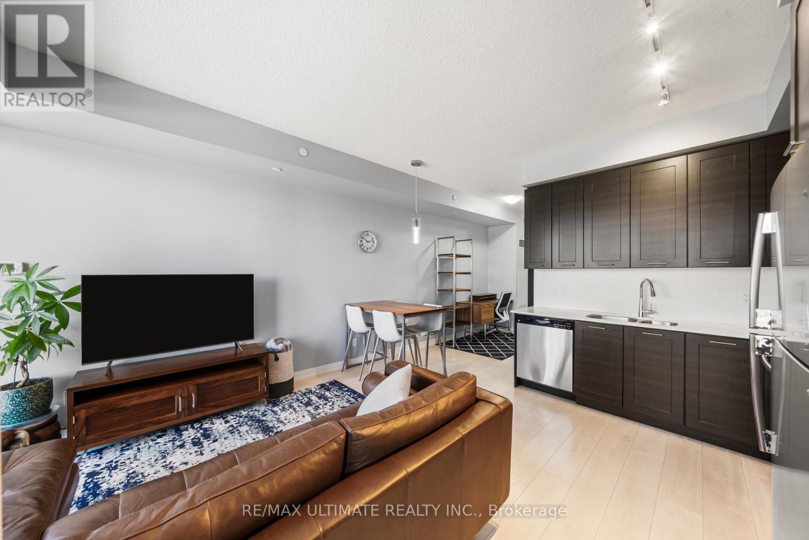 1001 - 50 Bruyeres Mews, Toronto, Ontario  M5V 0A7 - Photo 12 - C13632902