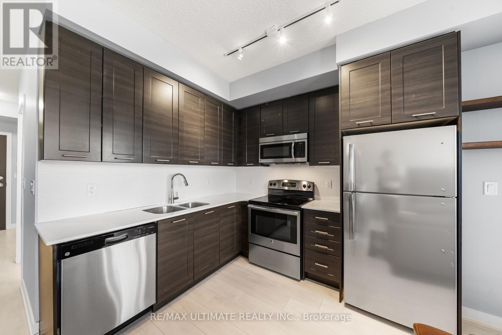 1001 - 50 Bruyeres Mews, Toronto, Ontario  M5V 0A7 - Photo 13 - C13632902