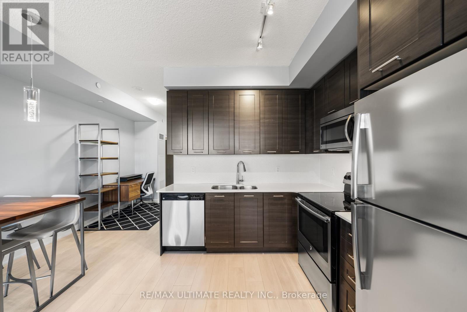 1001 - 50 Bruyeres Mews, Toronto, Ontario  M5V 0A7 - Photo 15 - C13632902