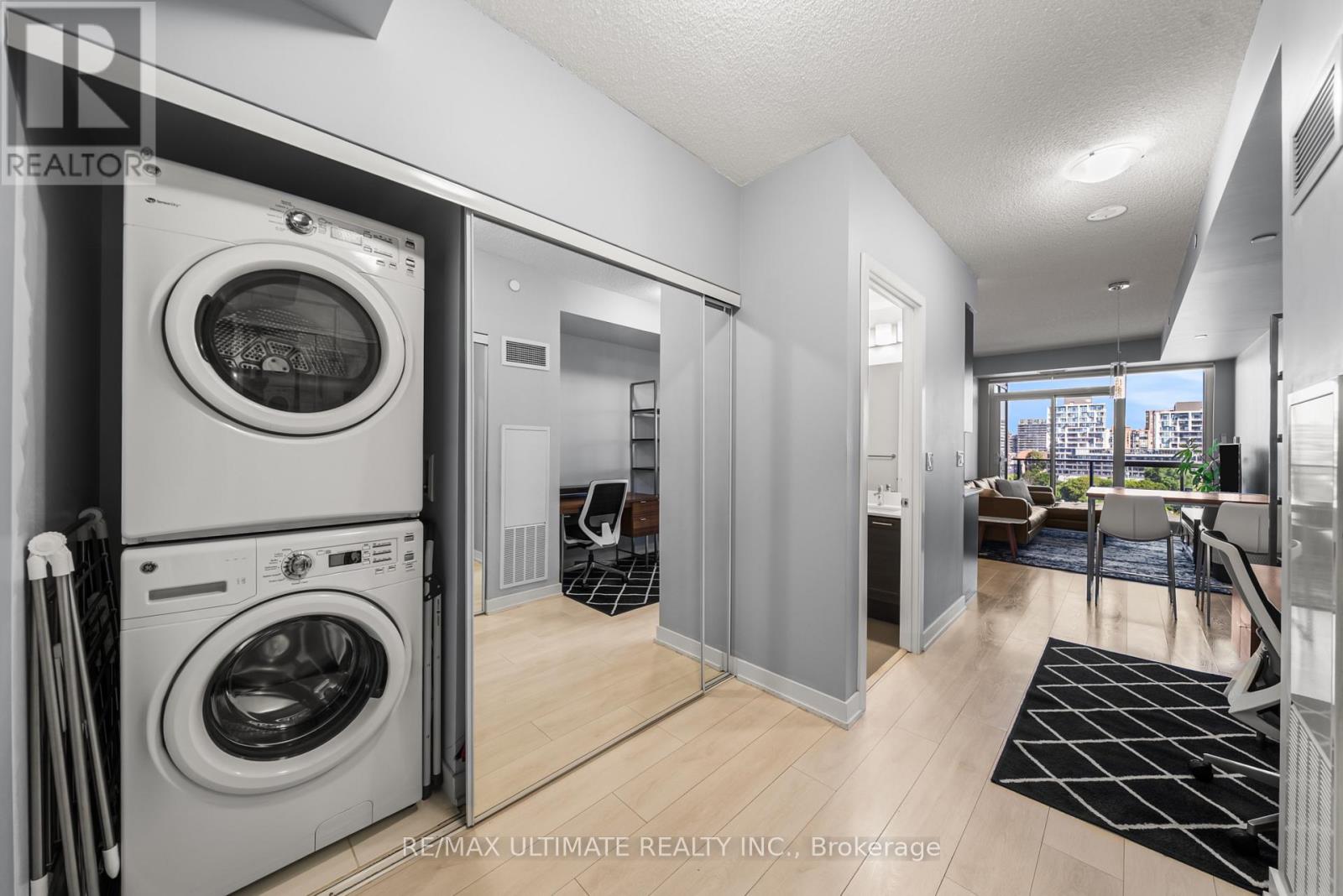 1001 - 50 Bruyeres Mews, Toronto, Ontario  M5V 0A7 - Photo 17 - C13632902