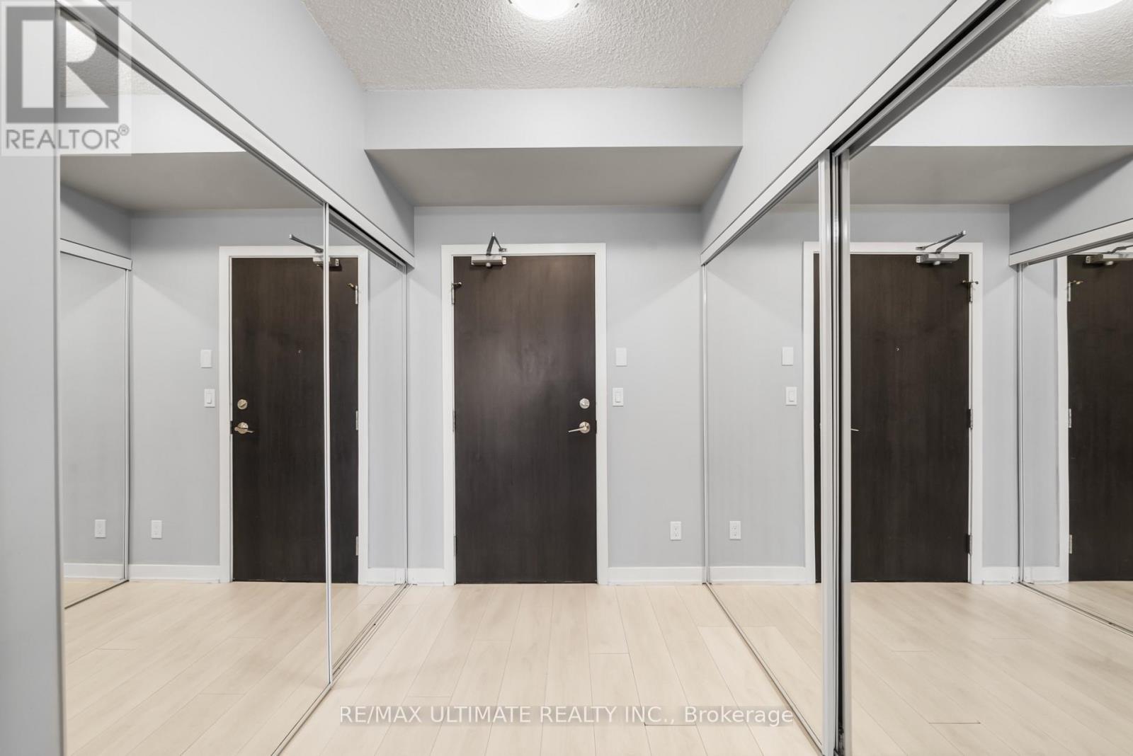 1001 - 50 Bruyeres Mews, Toronto, Ontario  M5V 0A7 - Photo 18 - C13632902