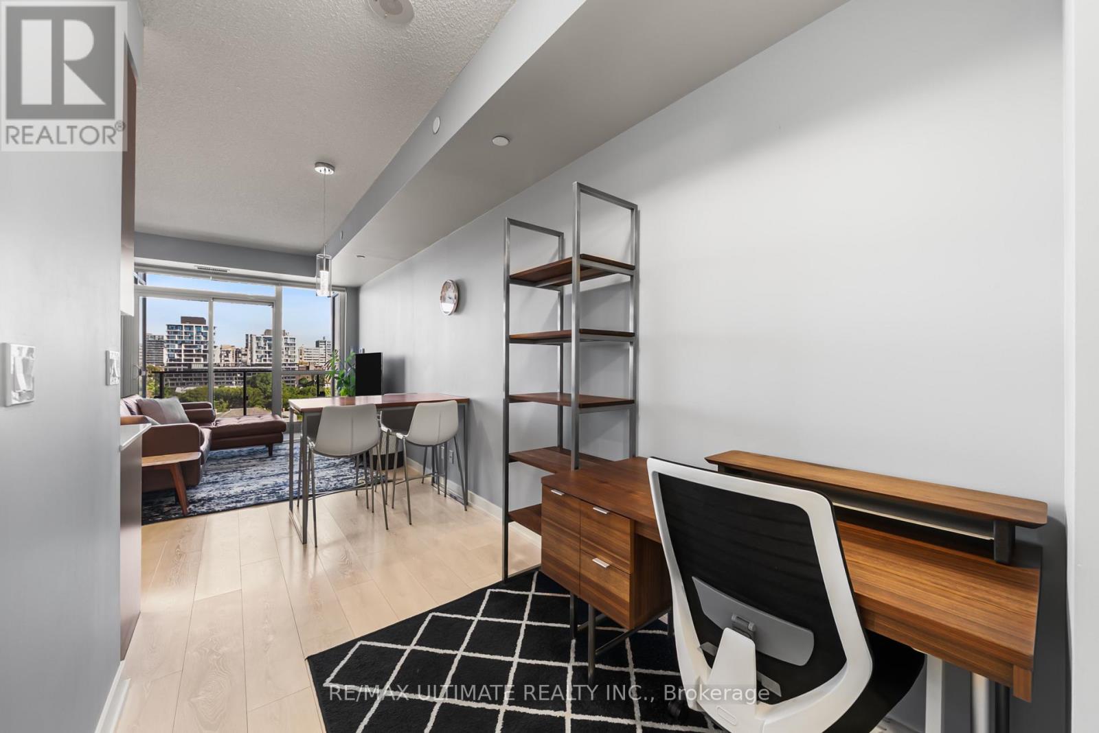 1001 - 50 Bruyeres Mews, Toronto, Ontario  M5V 0A7 - Photo 5 - C13632902