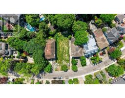 180 DUNVEGAN ROAD, Toronto, Ontario