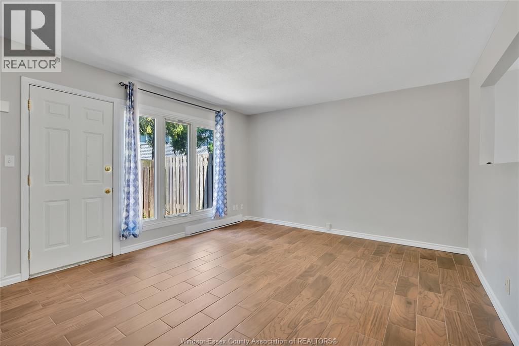 6732 Rose-Ville Garden Drive, Windsor, Ontario  N8T 1J2 - Photo 3 - 26018632