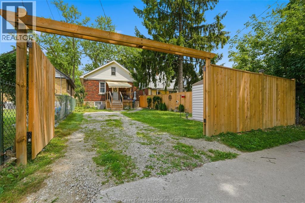 987 Curry, Windsor, Ontario  N9B 2C4 - Photo 28 - 26018576