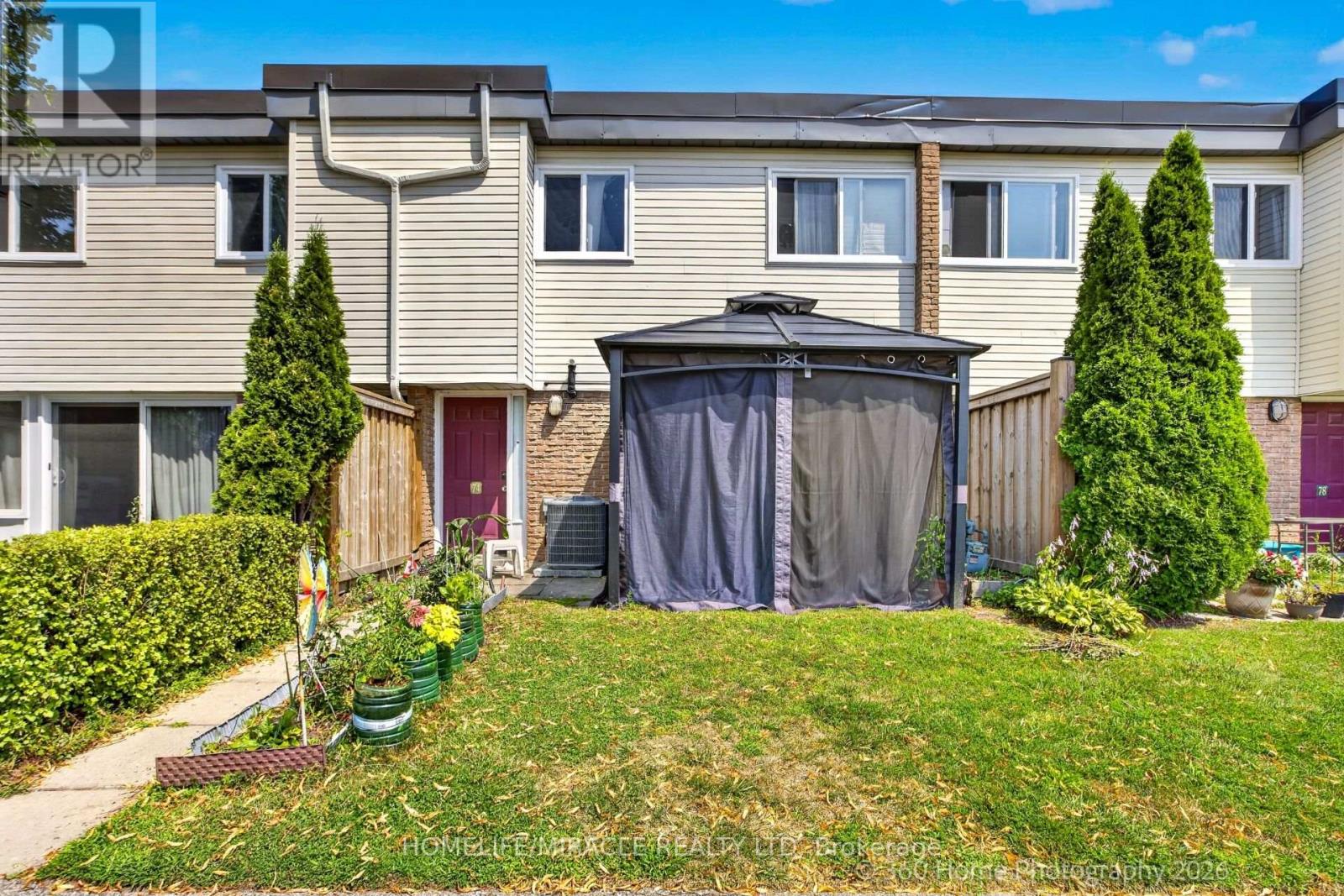165 - 74 SPRINGFAIR AVENUE, Aurora, Ontario