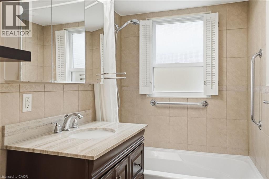 344 East 36th Street, Hamilton, Ontario  L8V 3Z8 - Photo 19 - 40849659