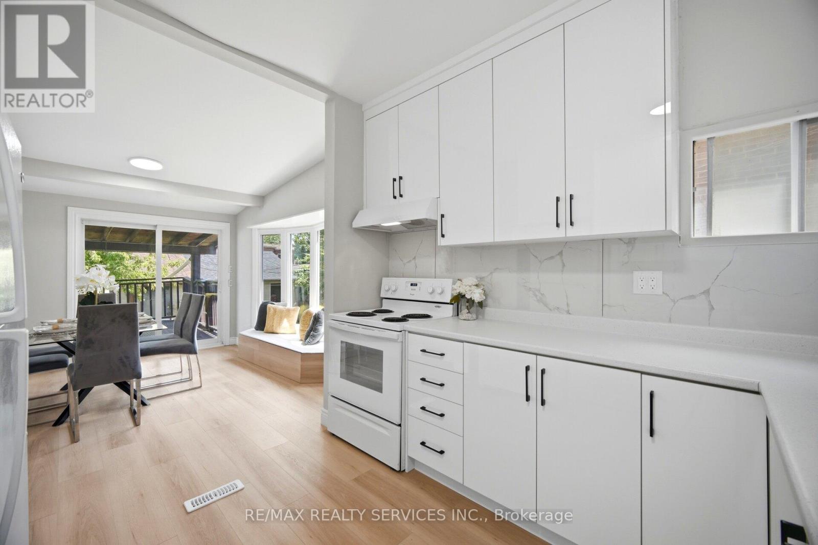 1147 Dufferin Street, Toronto, Ontario  M6H 4B7 - Photo 8 - W13582660