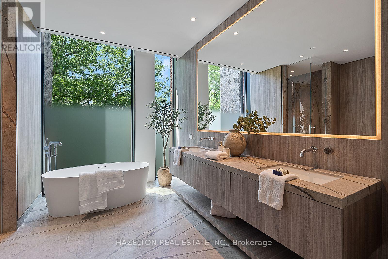 302 - 7 DALE AVENUE, Toronto, Ontario